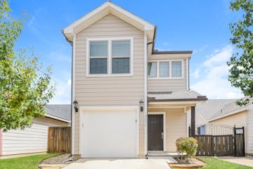 10633 MANY OAKS DR FORT WORTH, TX 76140